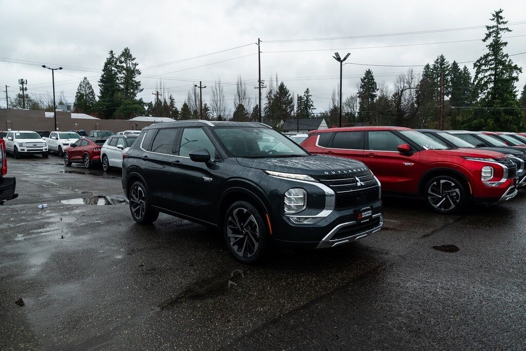 2025 Mitsubishi Outlander PHEV SEL Milwaukie OR