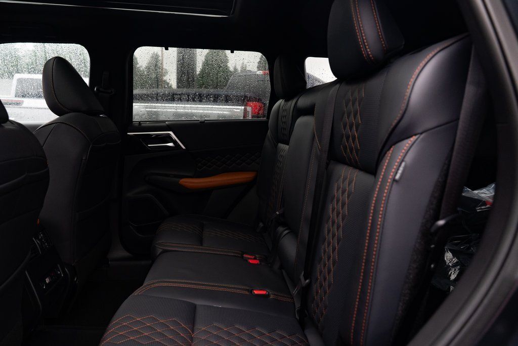 2025 Mitsubishi Outlander PHEV SEL Milwaukie OR