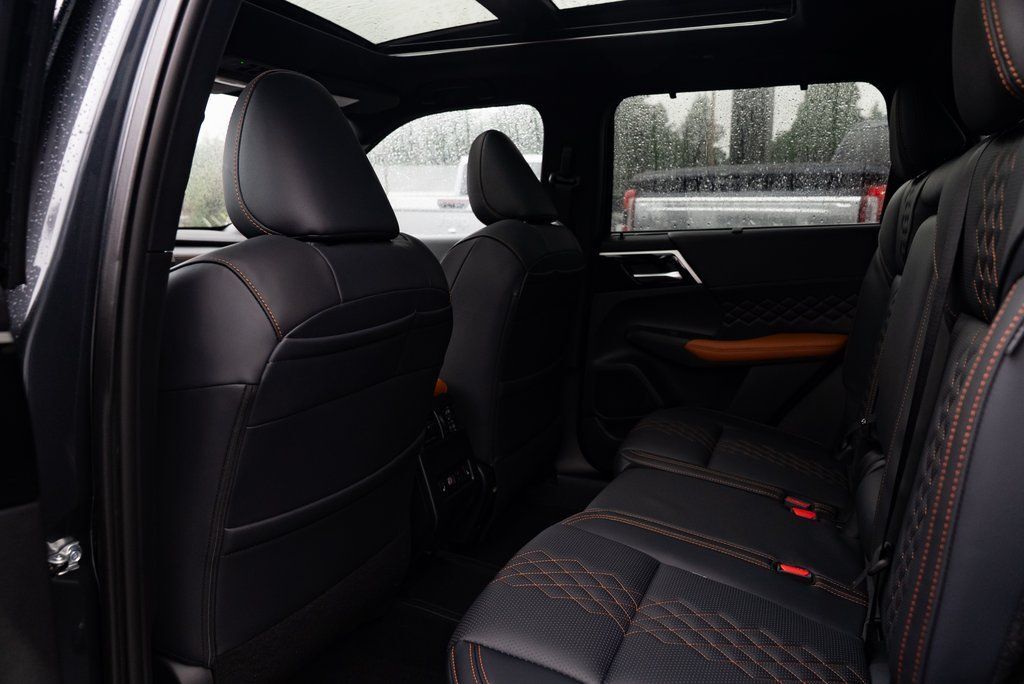 2025 Mitsubishi Outlander PHEV SEL Milwaukie OR