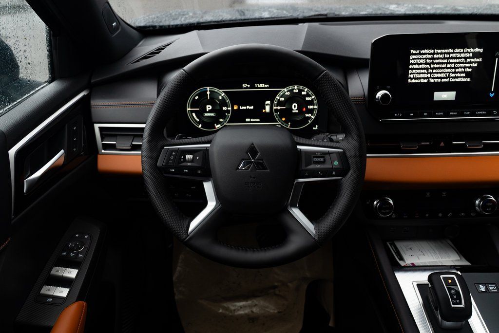 2025 Mitsubishi Outlander PHEV SEL Milwaukie OR