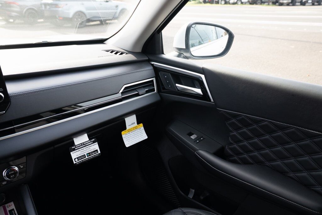 2025 Mitsubishi Outlander PHEV SEL Milwaukie OR