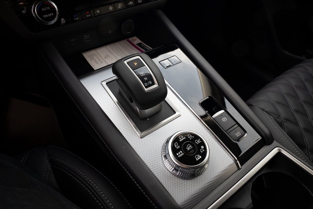 2025 Mitsubishi Outlander PHEV SEL Milwaukie OR