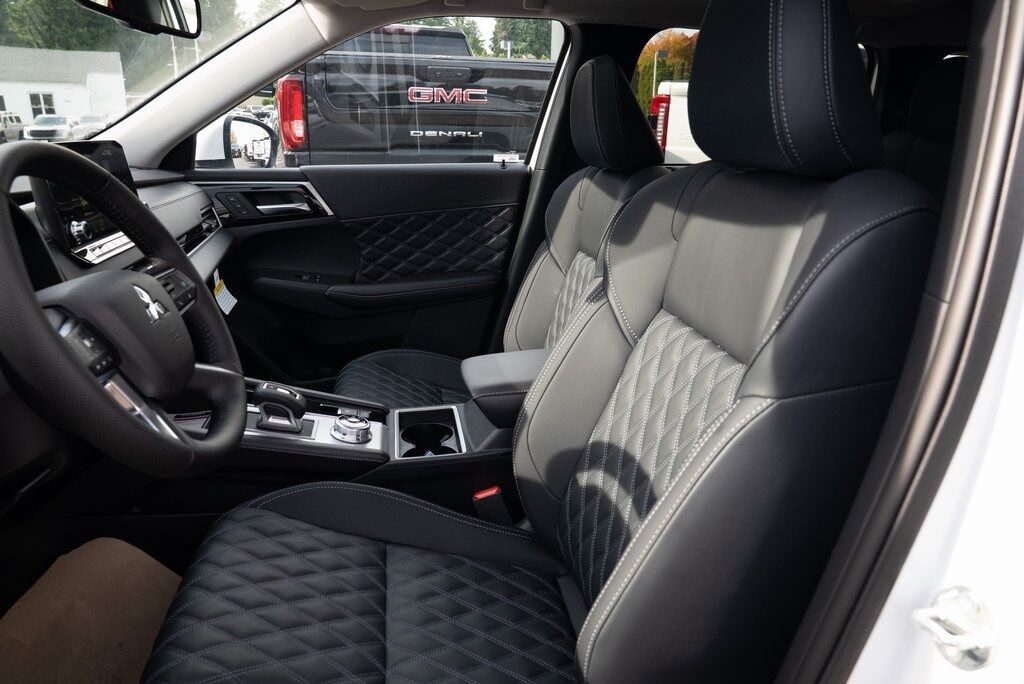 2025 Mitsubishi Outlander PHEV SEL Milwaukie OR