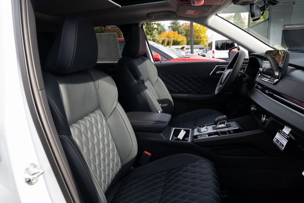 2025 Mitsubishi Outlander PHEV SEL Milwaukie OR