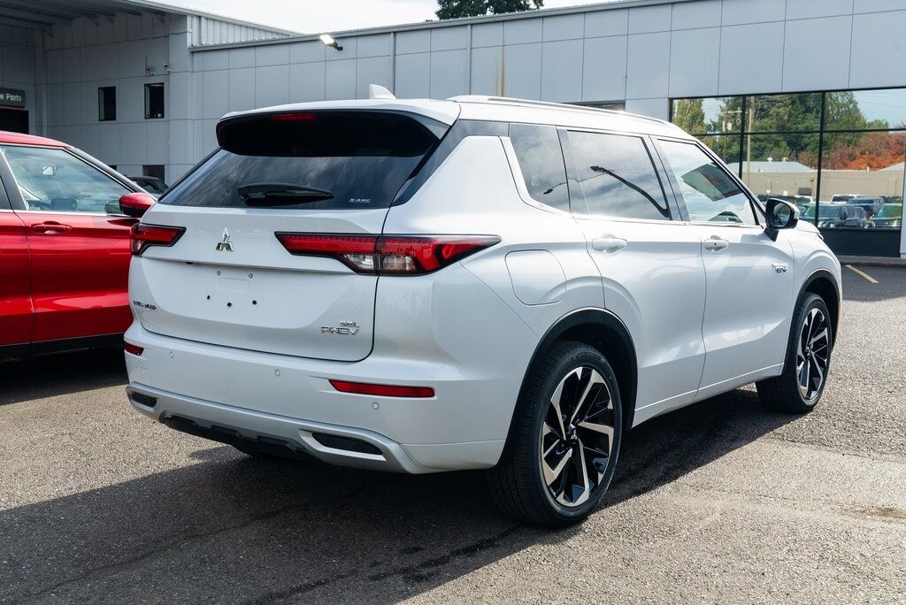 2025 Mitsubishi Outlander PHEV SEL Milwaukie OR