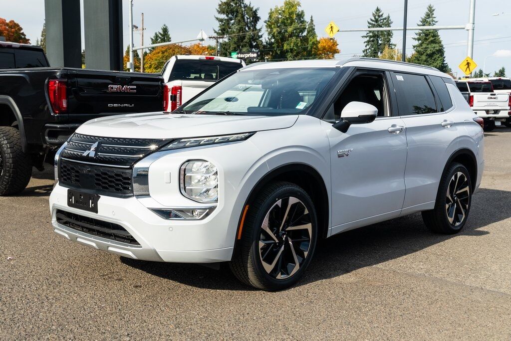 2025 Mitsubishi Outlander PHEV SEL Milwaukie OR