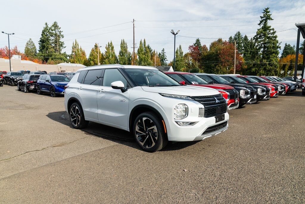 2025 Mitsubishi Outlander PHEV SEL Milwaukie OR
