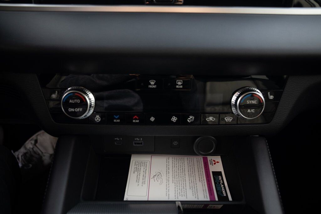 2025 Mitsubishi Outlander PHEV SEL Milwaukie OR