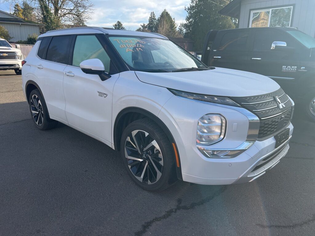 2025 Mitsubishi Outlander PHEV SEL Milwaukie OR