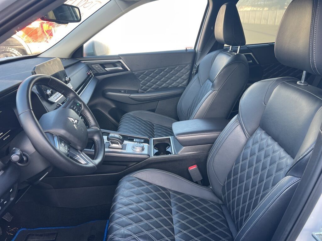 2025 Mitsubishi Outlander PHEV SEL Milwaukie OR