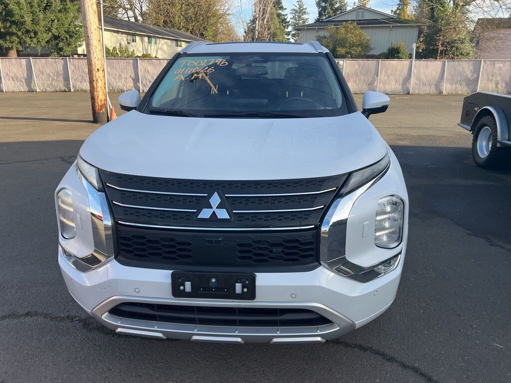 2025 Mitsubishi Outlander PHEV SEL Milwaukie OR