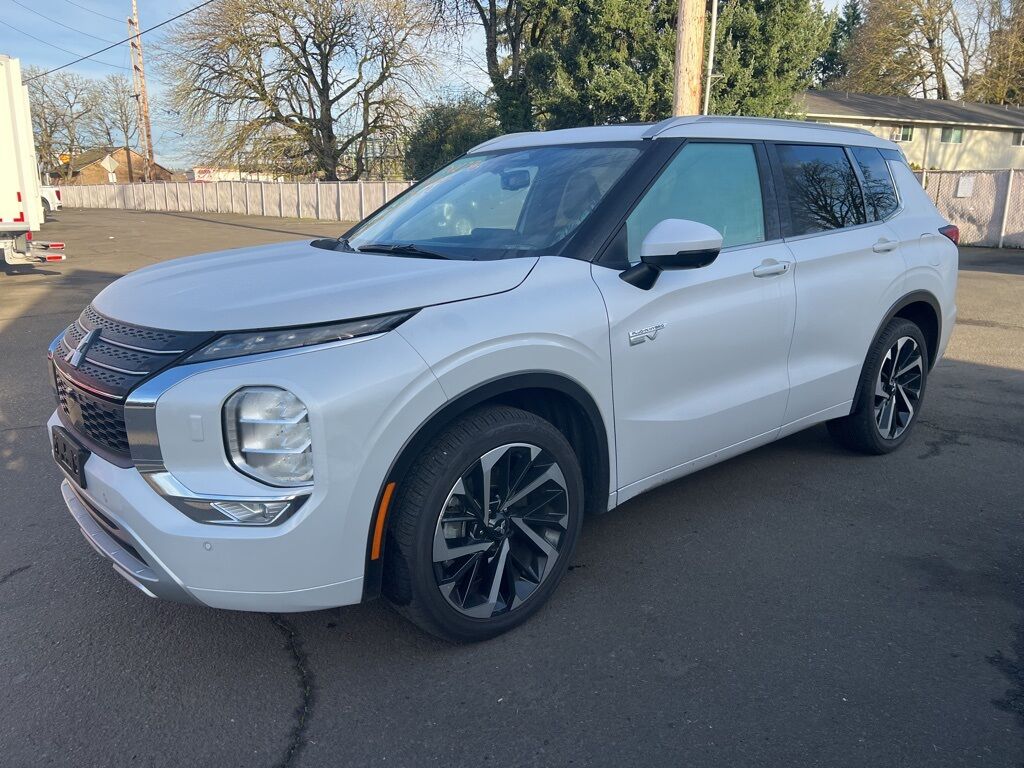 2025 Mitsubishi Outlander PHEV SEL Milwaukie OR