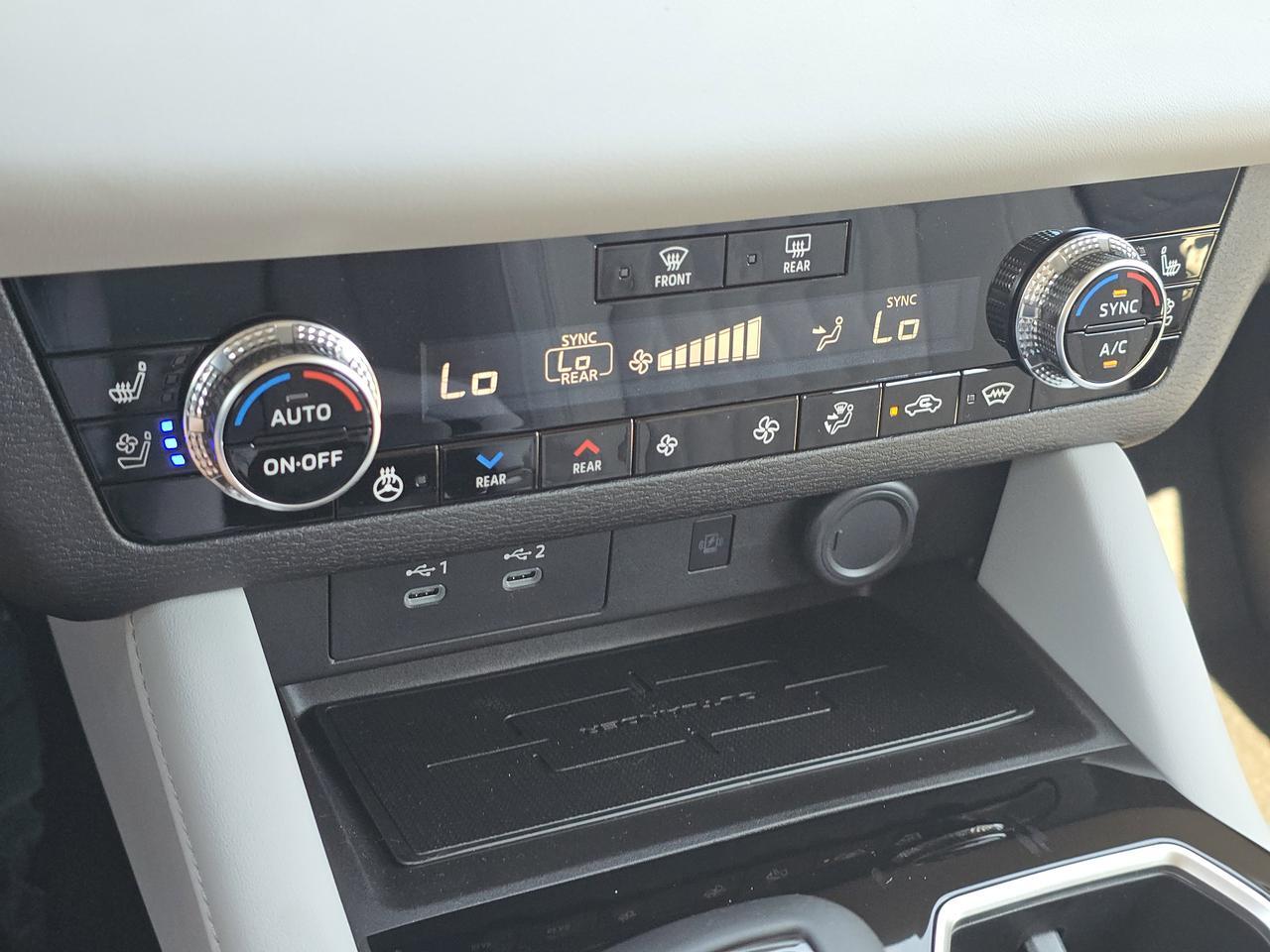2025 Mitsubishi Outlander Platinum Edition Chattanooga TN