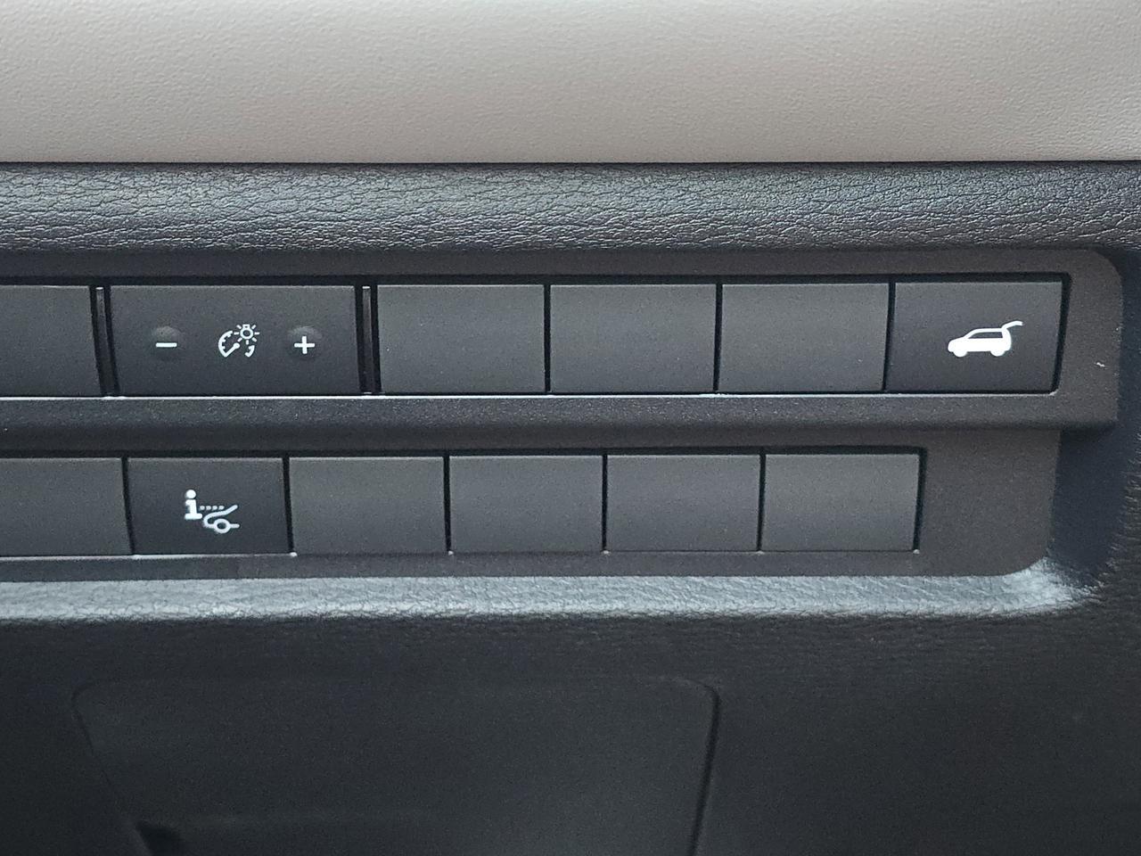 2025 Mitsubishi Outlander Platinum Edition Chattanooga TN