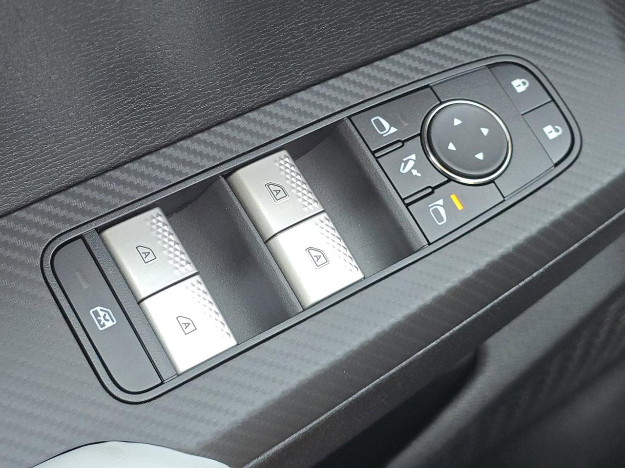 2025 Mitsubishi Outlander Platinum Edition Chattanooga TN