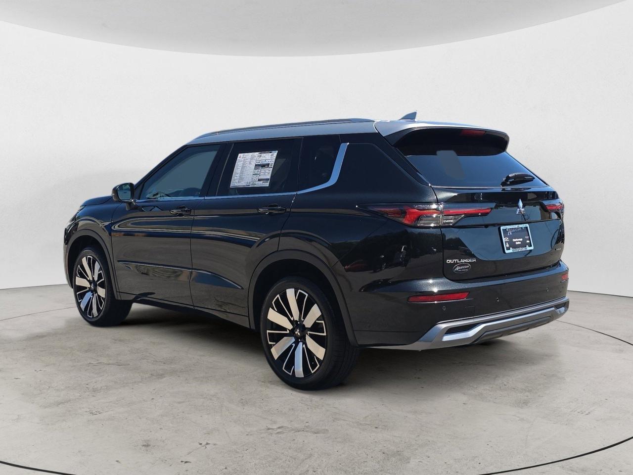 2025 Mitsubishi Outlander Platinum Edition Chattanooga TN