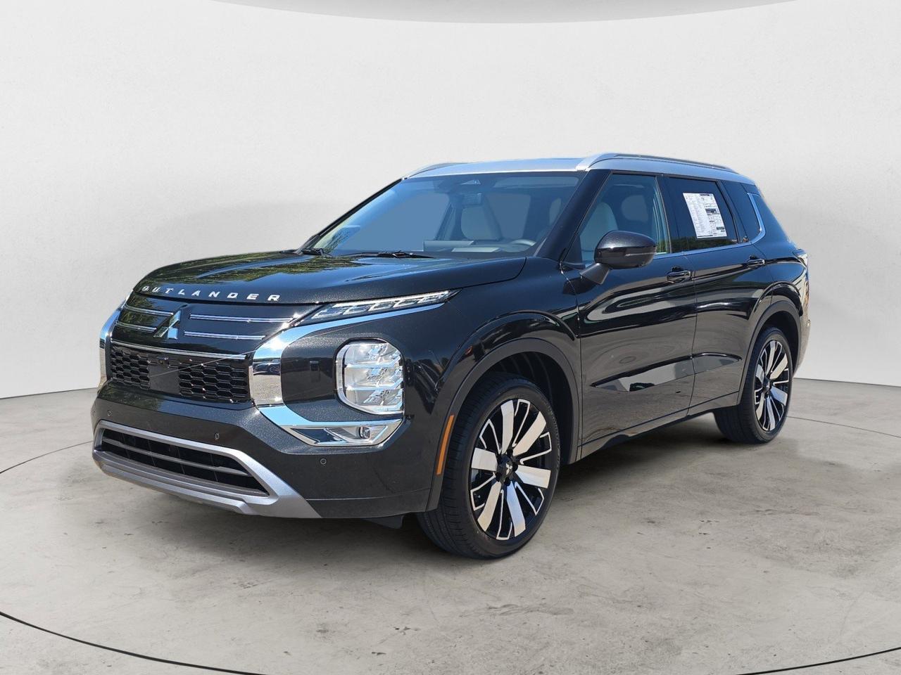2025 Mitsubishi Outlander Platinum Edition Chattanooga TN