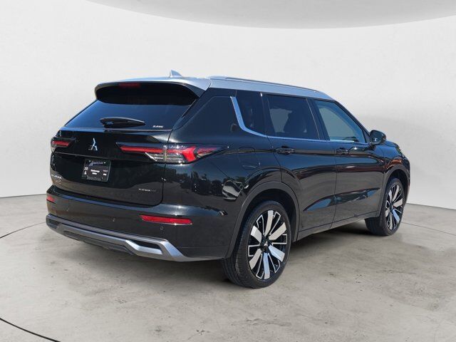 2025 Mitsubishi Outlander Platinum Edition Chattanooga TN