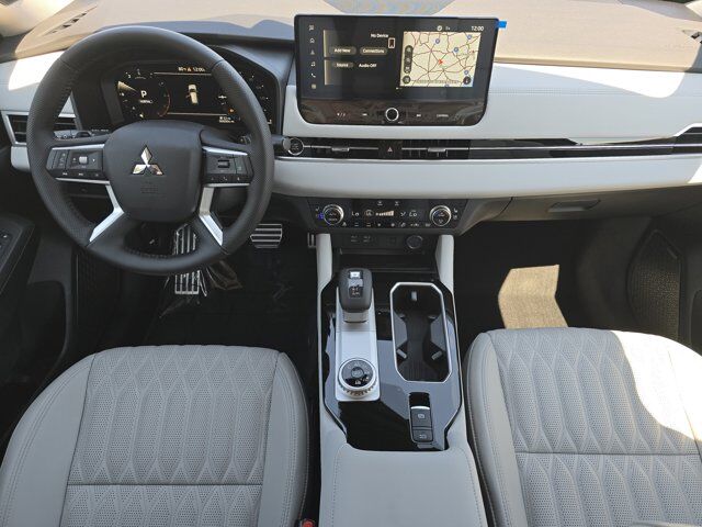 2025 Mitsubishi Outlander Platinum Edition Chattanooga TN