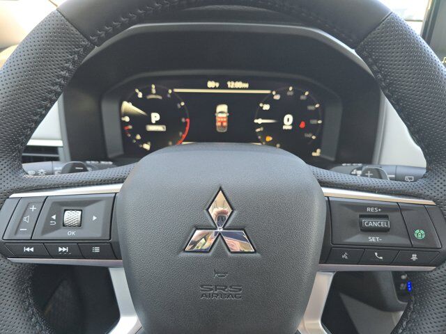 2025 Mitsubishi Outlander Platinum Edition Chattanooga TN