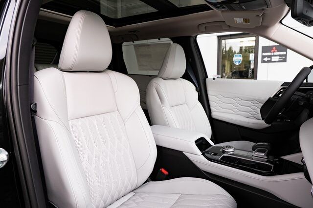 2025 Mitsubishi Outlander Platinum Edition Milwaukie OR