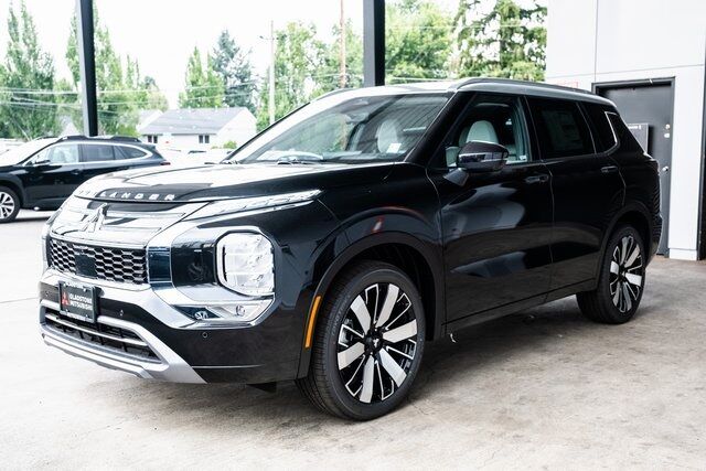 2025 Mitsubishi Outlander Platinum Edition Milwaukie OR