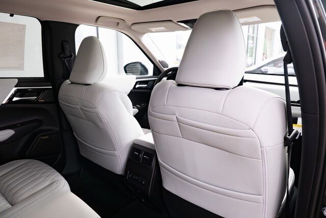 2025 Mitsubishi Outlander Platinum Edition Milwaukie OR