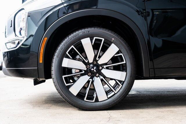 2025 Mitsubishi Outlander Platinum Edition Milwaukie OR