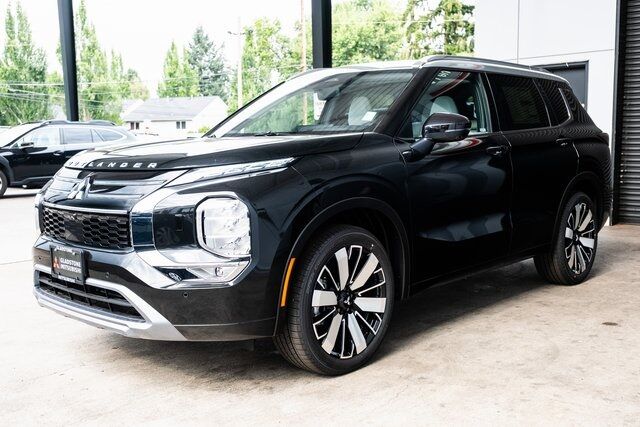 2025 Mitsubishi Outlander Platinum Edition Milwaukie OR