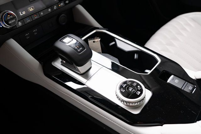 2025 Mitsubishi Outlander Platinum Edition Milwaukie OR