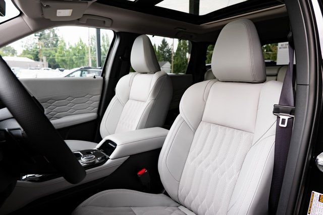 2025 Mitsubishi Outlander Platinum Edition Milwaukie OR