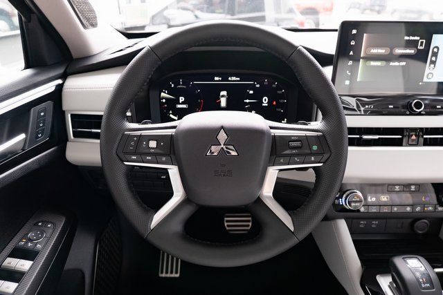 2025 Mitsubishi Outlander Platinum Edition Milwaukie OR
