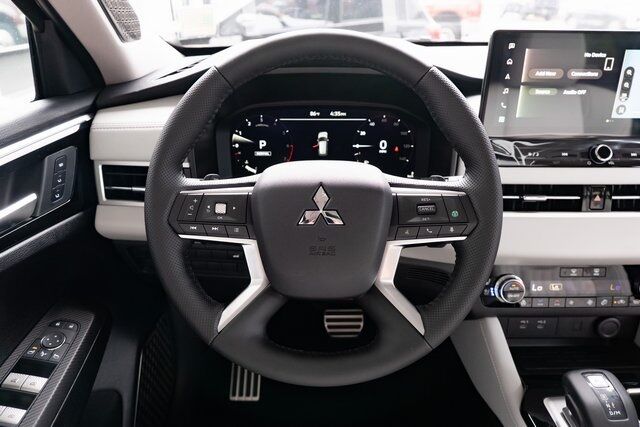 2025 Mitsubishi Outlander Platinum Edition Milwaukie OR