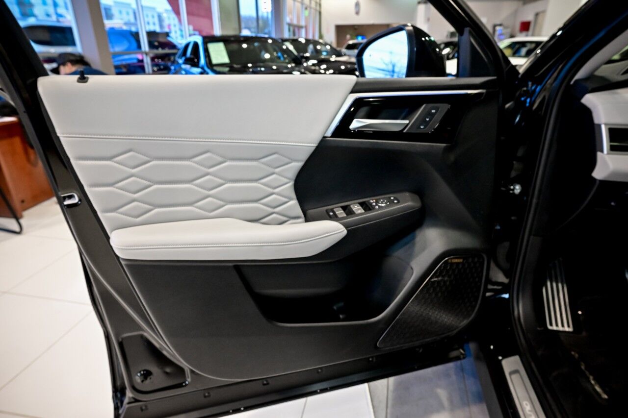 2025 Mitsubishi Outlander Platinum Edition Springfield NJ