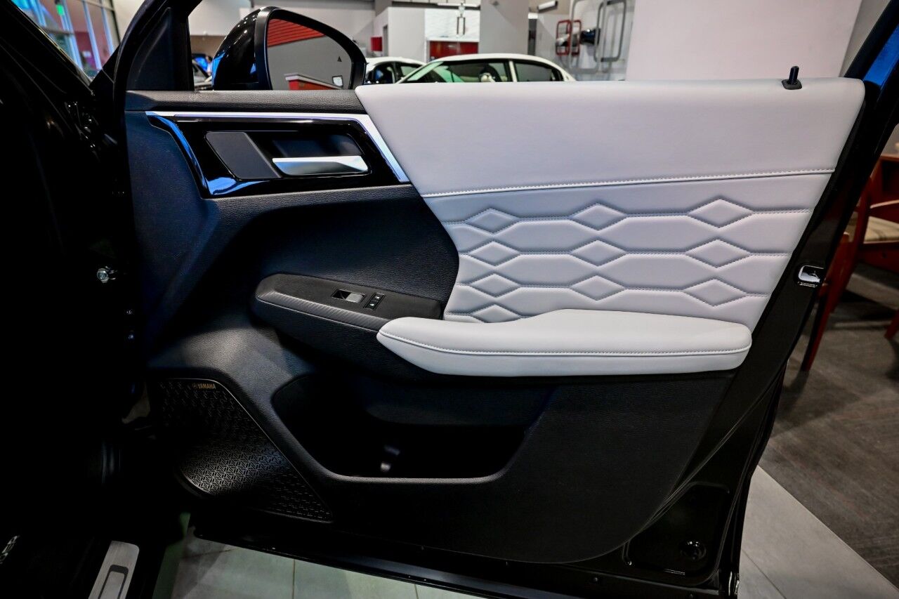 2025 Mitsubishi Outlander Platinum Edition Springfield NJ