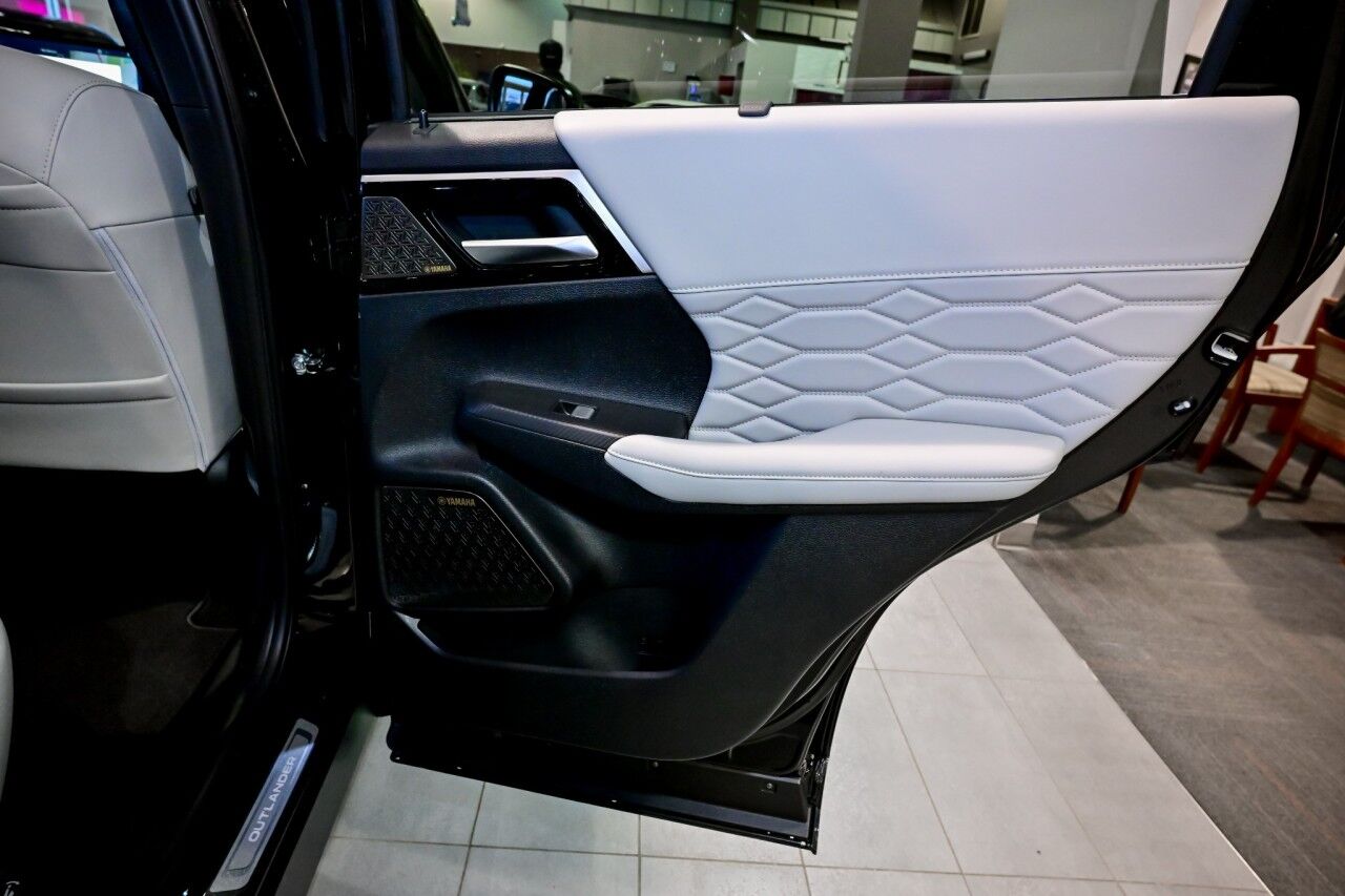 2025 Mitsubishi Outlander Platinum Edition Springfield NJ