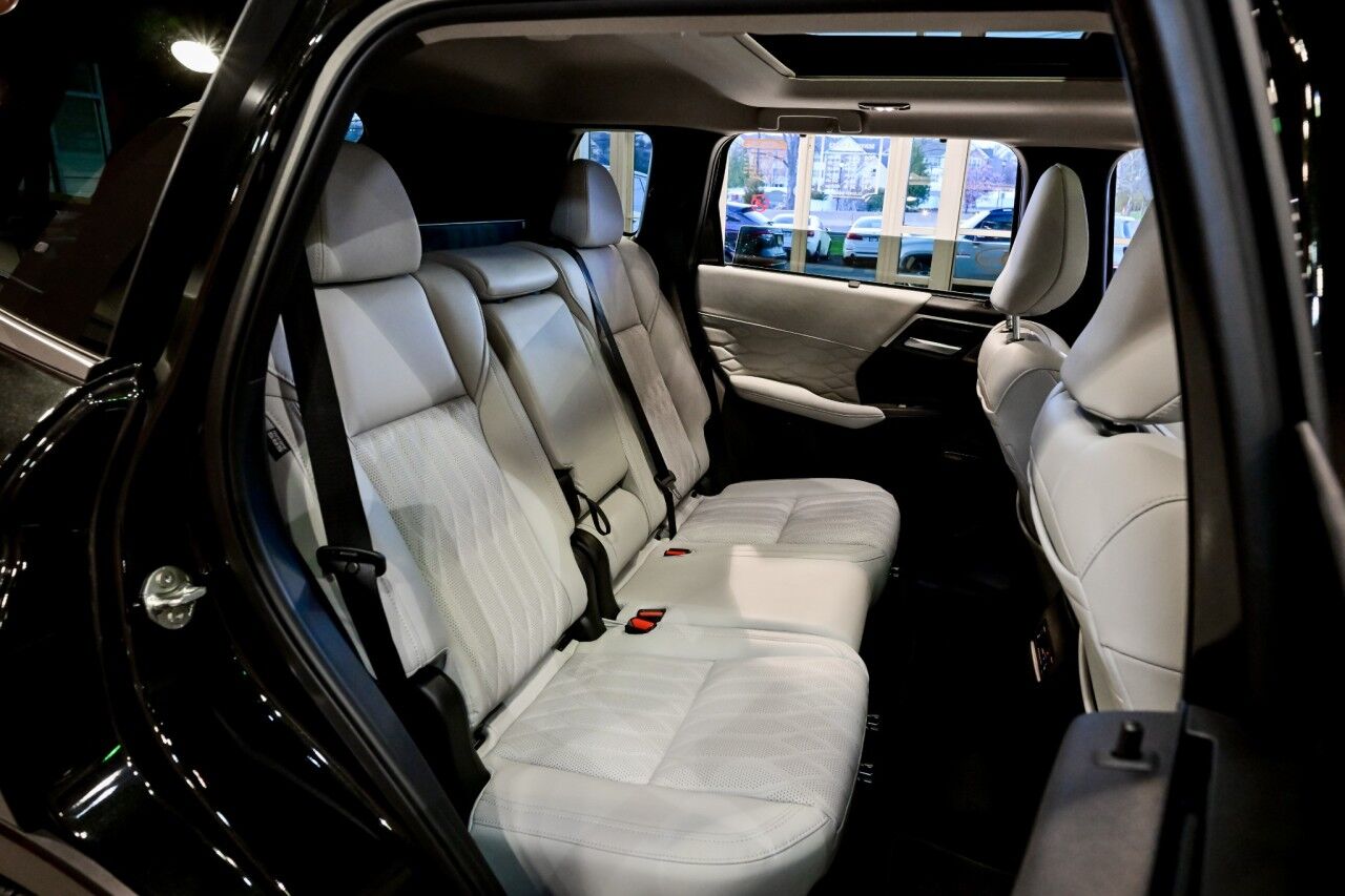 2025 Mitsubishi Outlander Platinum Edition Springfield NJ