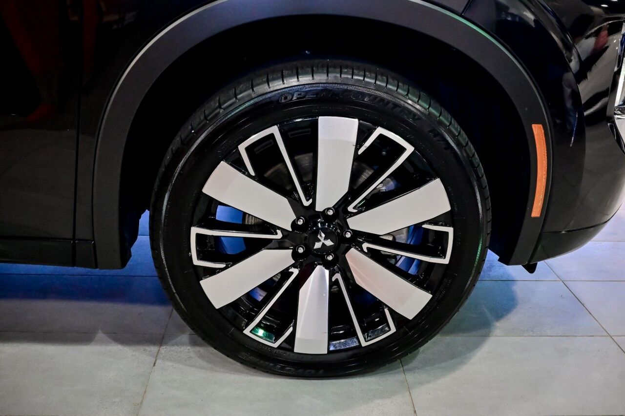 2025 Mitsubishi Outlander Platinum Edition Springfield NJ