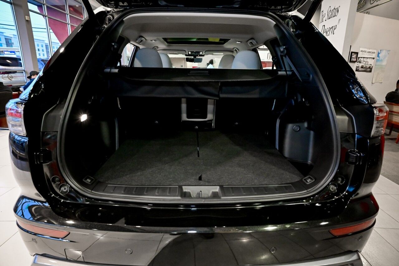 2025 Mitsubishi Outlander Platinum Edition Springfield NJ