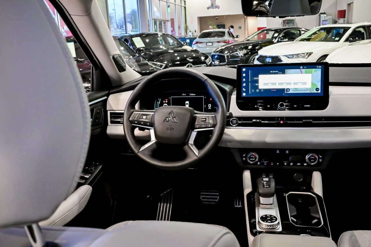 2025 Mitsubishi Outlander Platinum Edition Springfield NJ