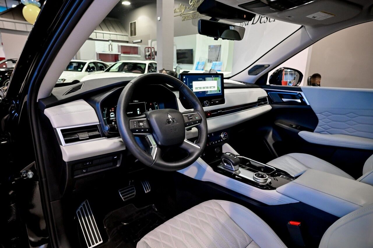 2025 Mitsubishi Outlander Platinum Edition Springfield NJ