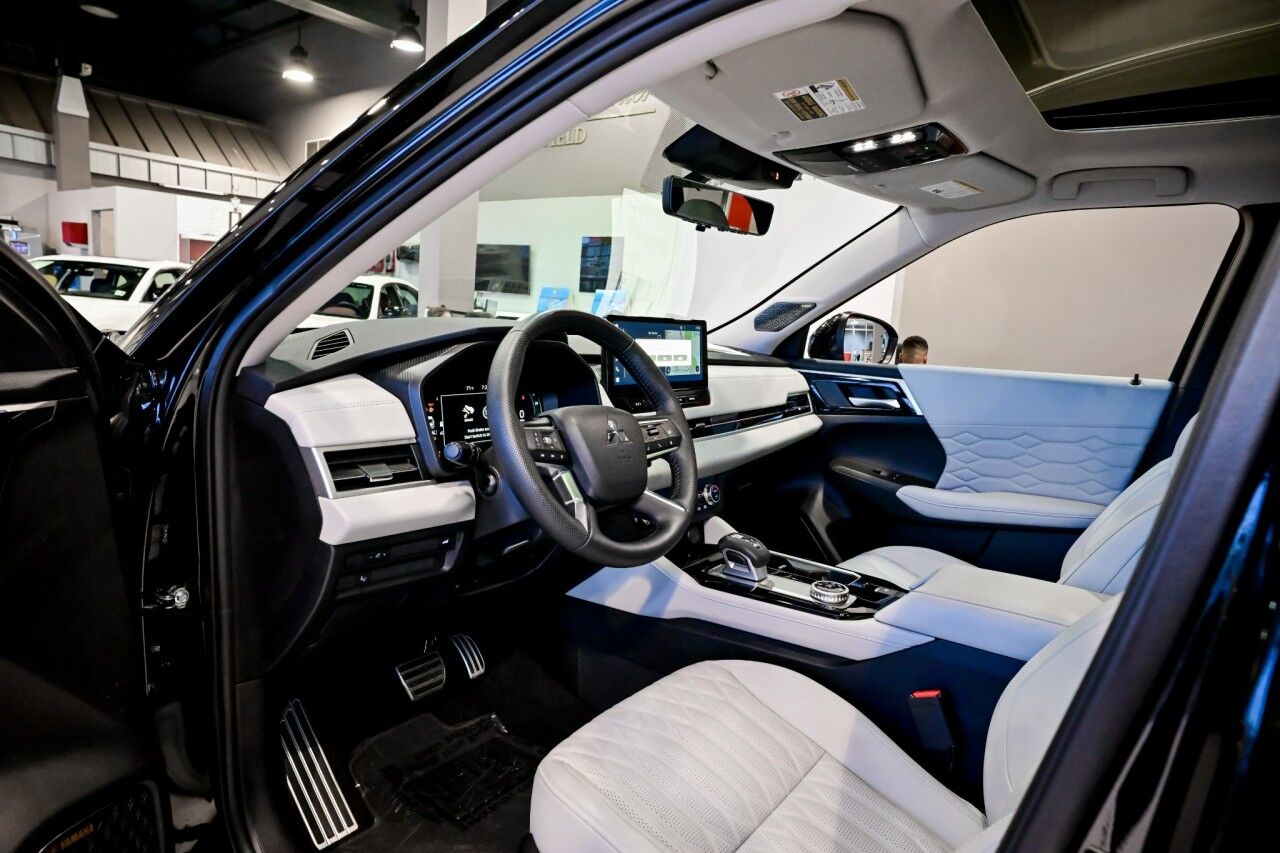 2025 Mitsubishi Outlander Platinum Edition Springfield NJ