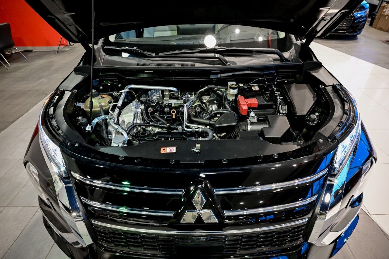 2025 Mitsubishi Outlander Platinum Edition Springfield NJ