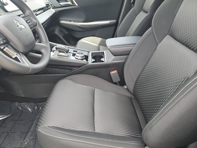 2025 Mitsubishi Outlander Plug-In Hybrid ES Chattanooga TN