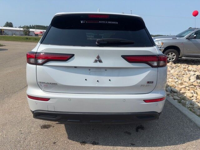 2025 Mitsubishi Outlander Plug-In Hybrid ES Whitecourt AB