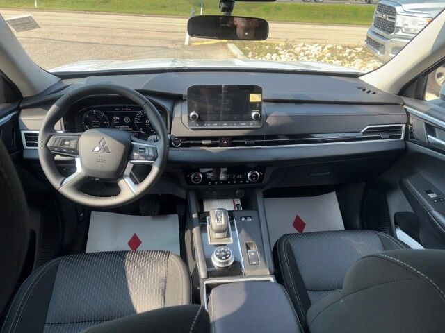 2025 Mitsubishi Outlander Plug-In Hybrid ES Whitecourt AB