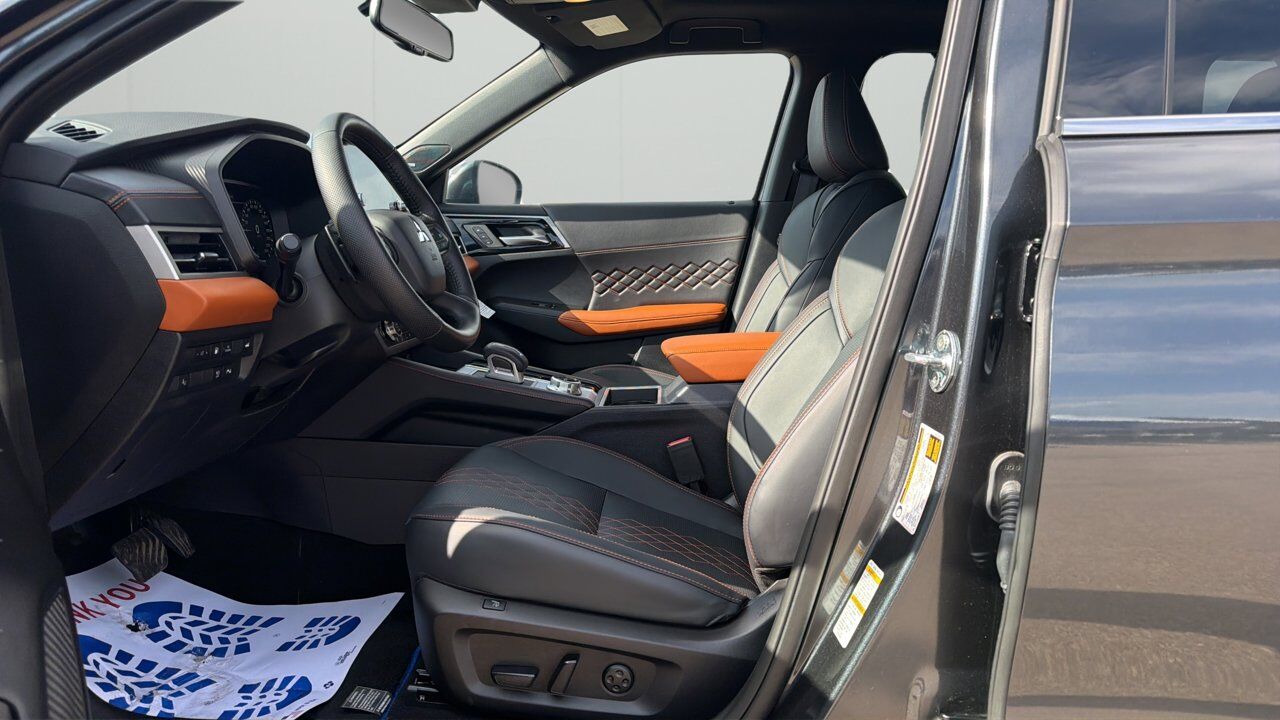 2025 Mitsubishi Outlander Plug-In Hybrid GT Sherwood Park AB