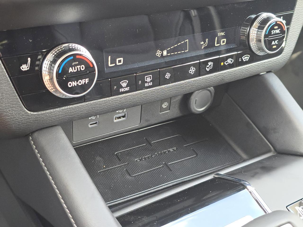 2025 Mitsubishi Outlander Plug-In Hybrid SE Chattanooga TN