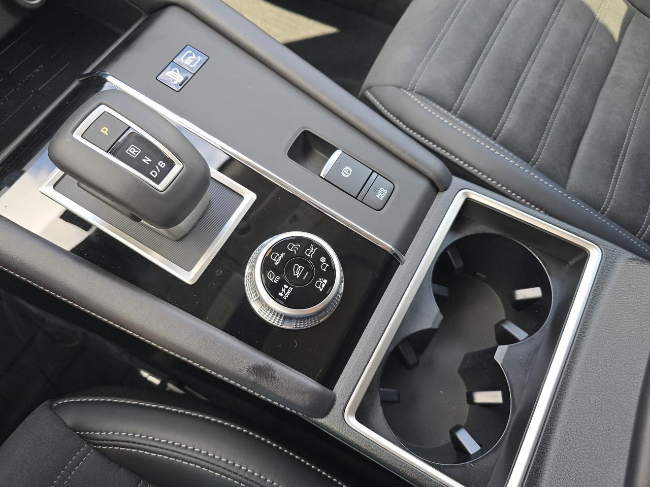 2025 Mitsubishi Outlander Plug-In Hybrid SE Chattanooga TN