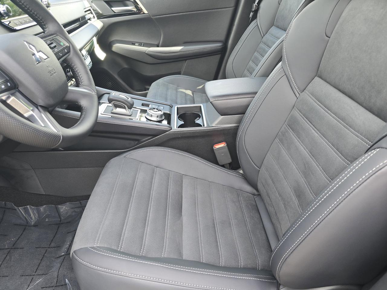 2025 Mitsubishi Outlander Plug-In Hybrid SE Chattanooga TN